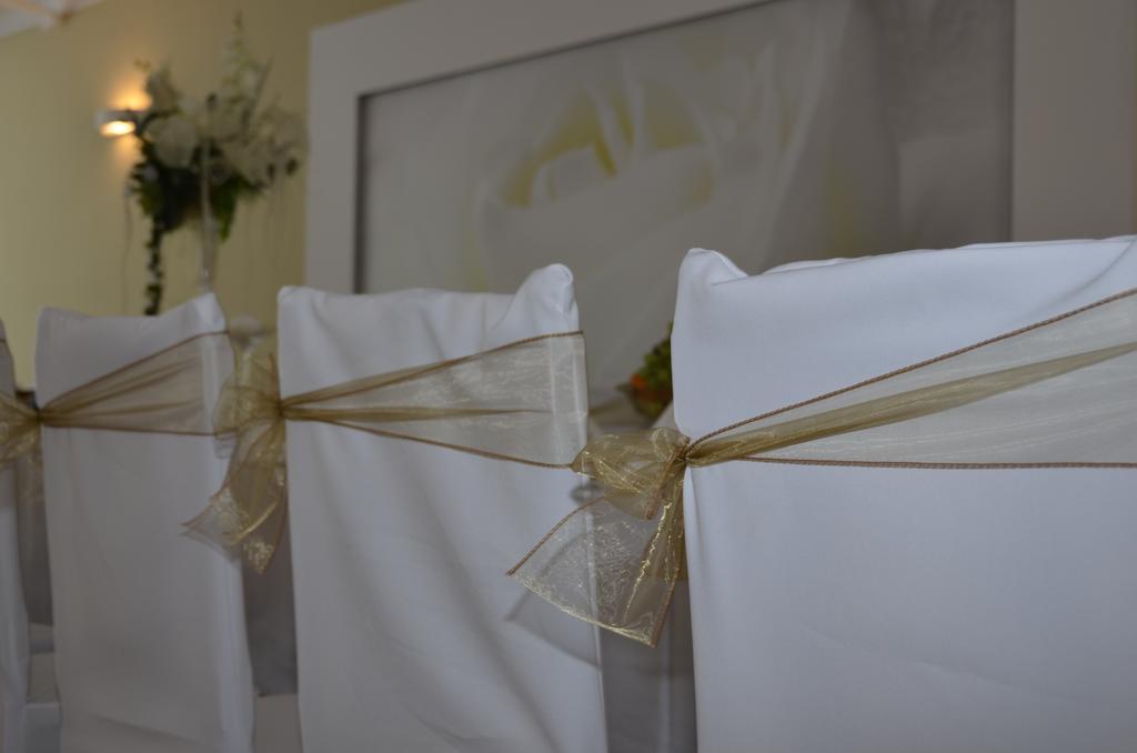 فندق Restauracja Pod Kogutem Poniatowa المظهر الخارجي الصورة