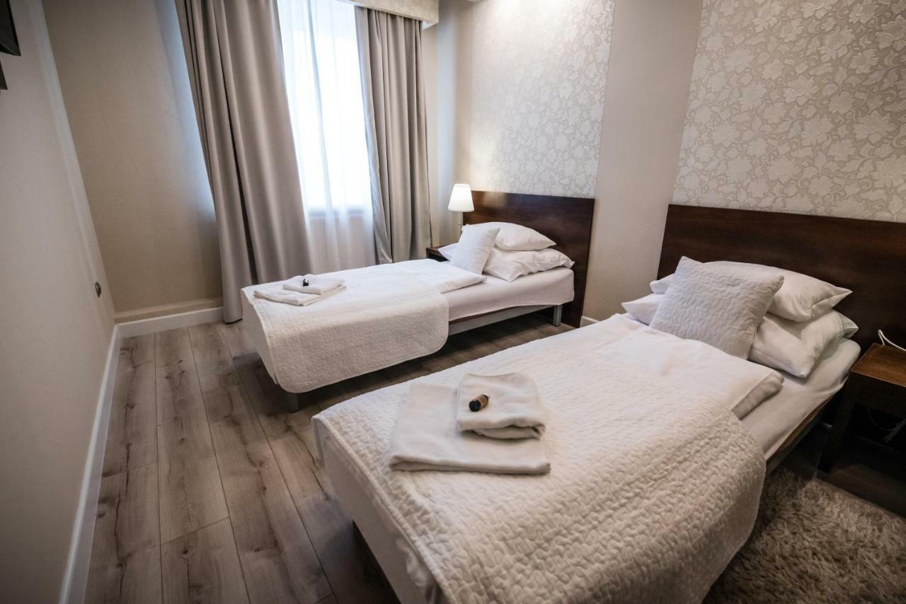فندق Restauracja Pod Kogutem Poniatowa المظهر الخارجي الصورة